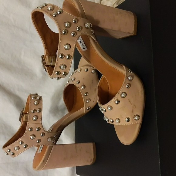 ✨50% OFF✨ Steve Madden Cara studded sandals - Picture 6 of 9